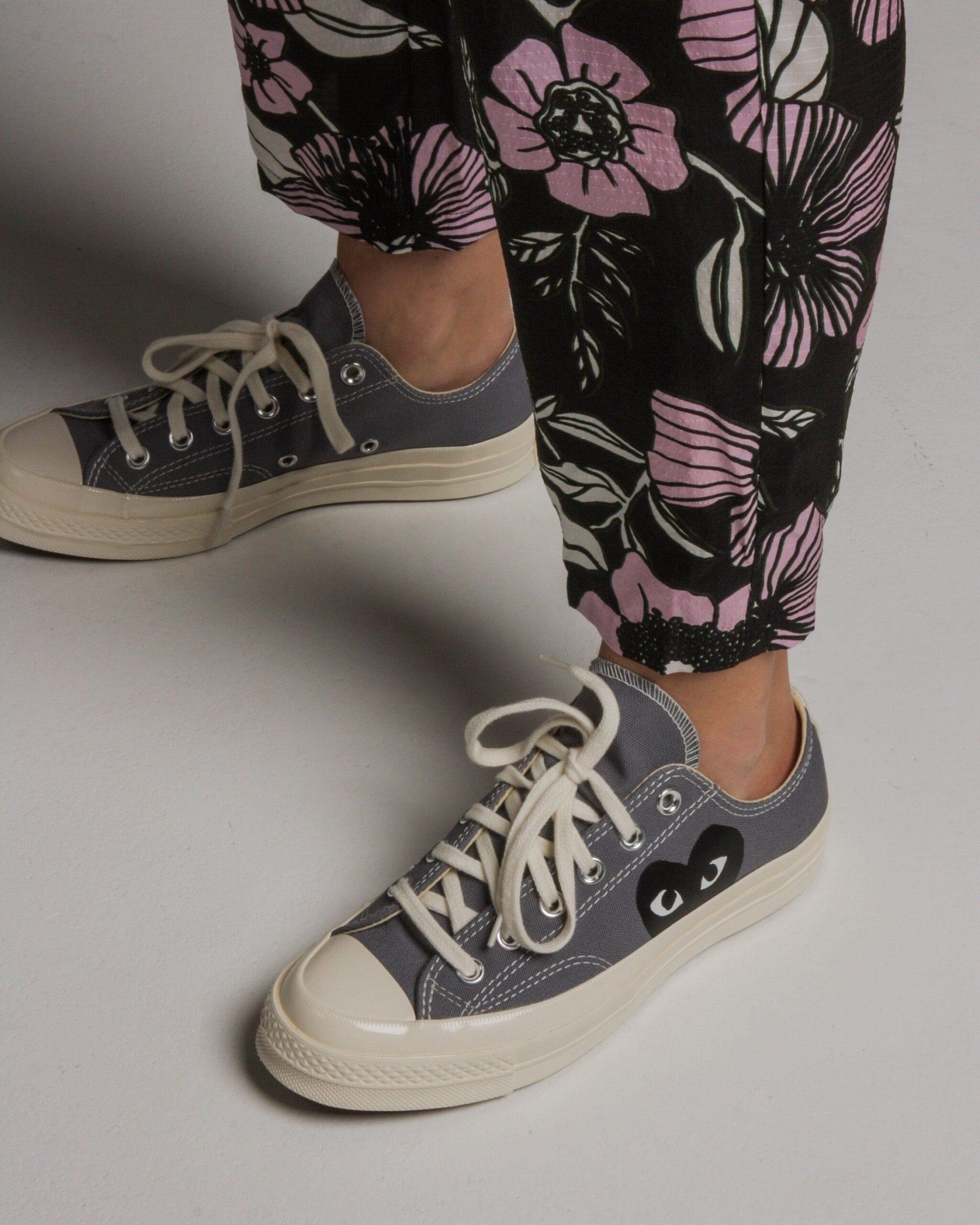 comme des garcons low top converse